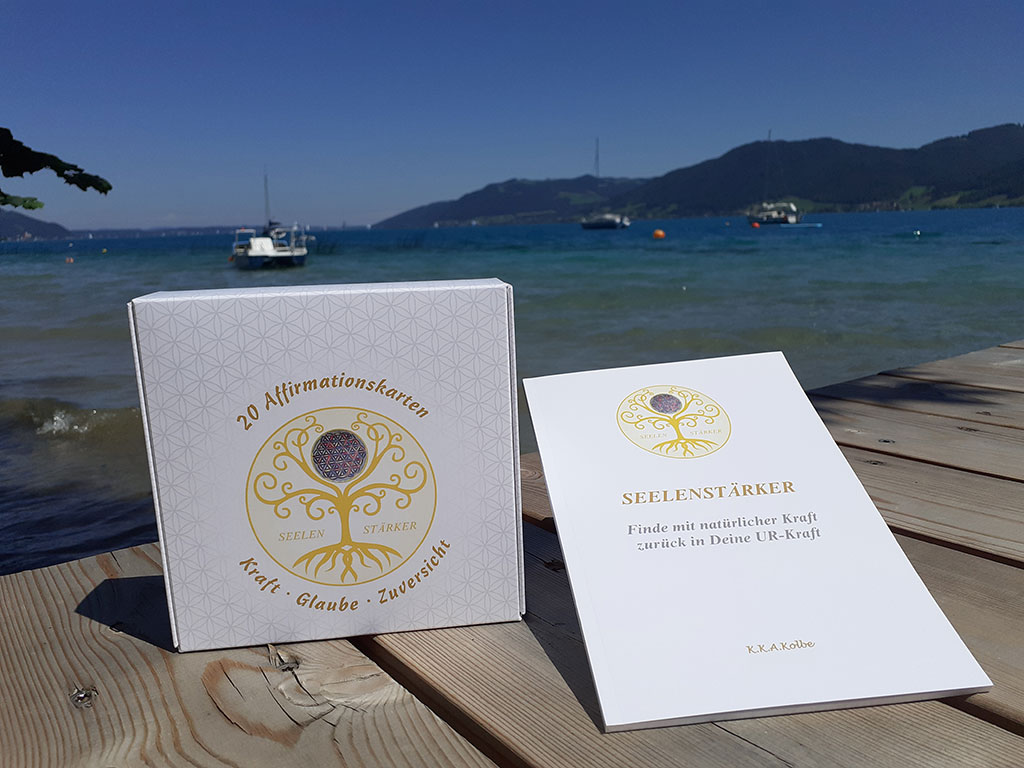 Seelenstärker-Booklet und Affirmationskarten